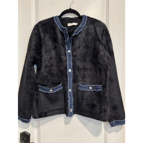 MSRP $110 ✨ MUESTRARIOS (from Spain!) Fuzzy DenimTrim Sweater Jacket Size S/M ✨ - Picture 5 of 6